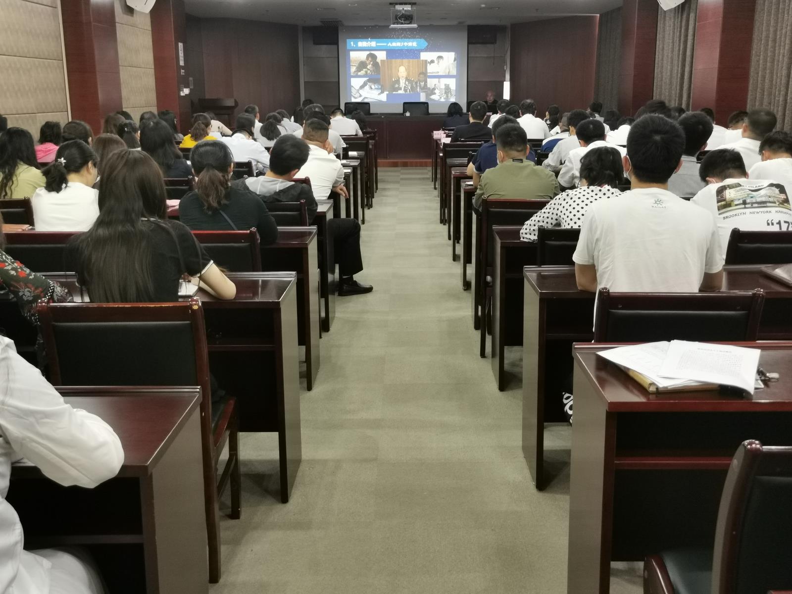 安全會(huì )議1.jpg 安全會(huì )議1.jpg